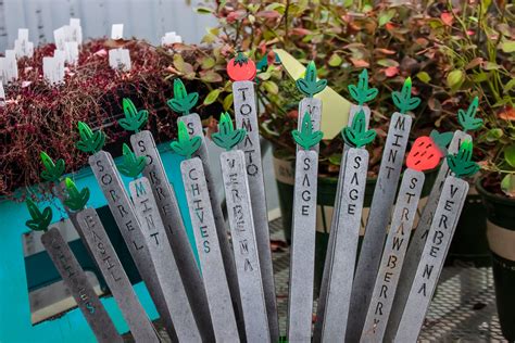 decorative garden stakes diy|5 AWESOME Ways to Make DIY Garden Stakes .